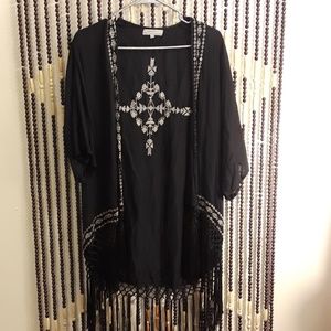 Chic World Market Over Throw Top